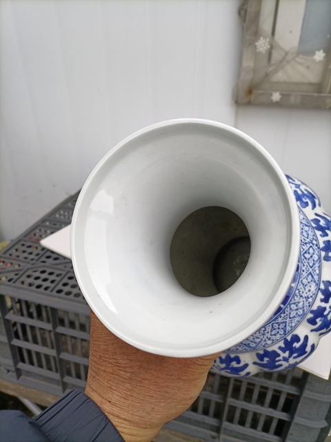 古玩陶瓷青花花卉紋觀音瓶真品鑒賞圖