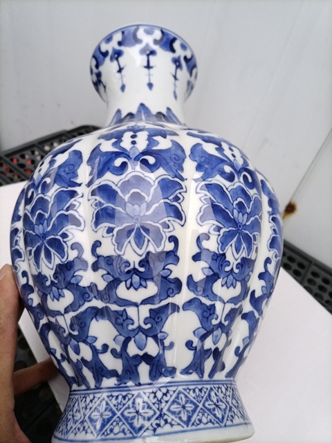 古玩陶瓷青花花卉紋觀音瓶真品鑒賞圖
