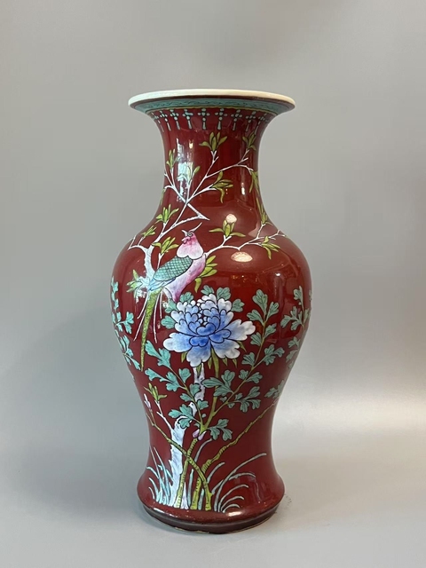 古玩陶瓷紅釉粉彩觀音瓶真品鑒賞圖