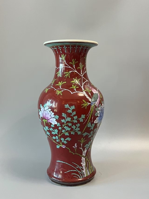 古玩陶瓷紅釉粉彩觀音瓶真品鑒賞圖