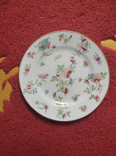 古玩陶瓷花卉紋粉彩盤真品鑒賞圖