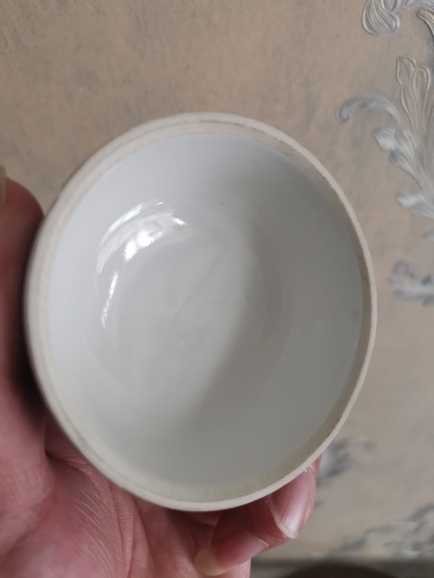 古玩陶瓷青花梅花紋蓋罐真品鑒賞圖