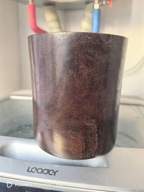 古玩雜項血檀木雕刻制作筆筒真品鑒賞圖