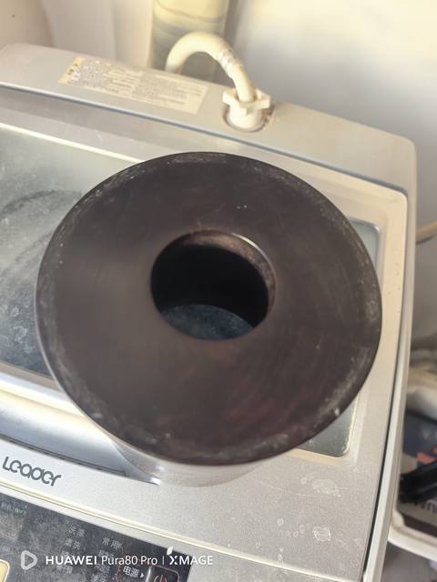 古玩雜項血檀木雕刻制作筆筒真品鑒賞圖