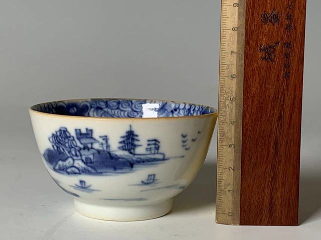 古玩陶瓷清乾隆·青花山水樓閣人物紋茶圓拍賣，當前價格2158元