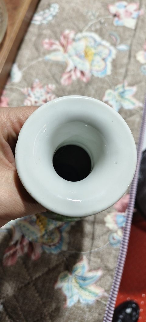 古玩陶瓷花鳥紋粉彩觀音瓶真品鑒賞圖