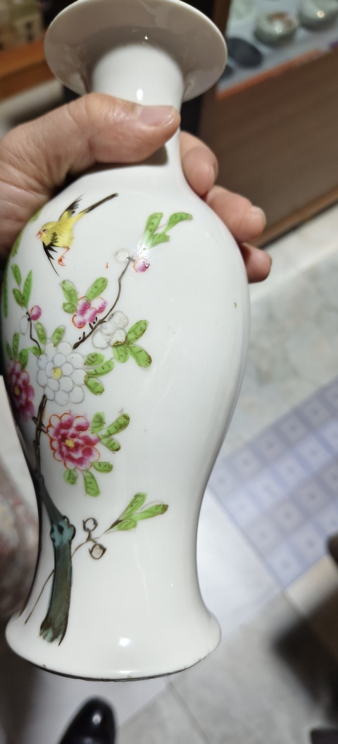 古玩陶瓷花鳥紋粉彩觀音瓶真品鑒賞圖