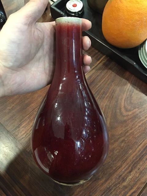 古玩陶瓷郎紅釉膽瓶真品鑒賞圖