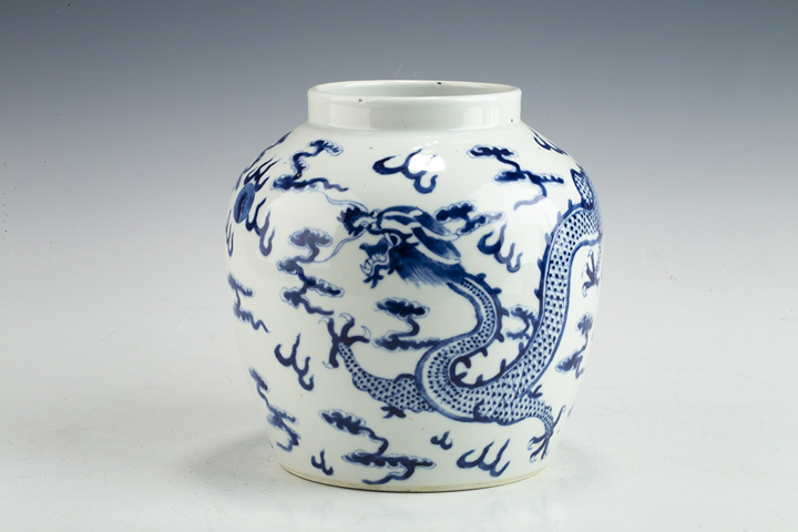 古玩陶瓷清晚·青花趕珠龍紋罐拍賣，當(dāng)前價格688元