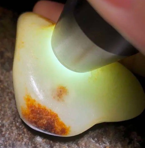 古玩玉器和田玉籽料原石真品鑒賞圖