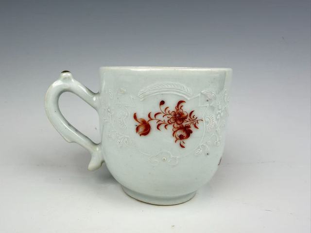 古玩陶瓷清乾隆·礬紅瀝白錦地紋杯拍賣，當前價格0元