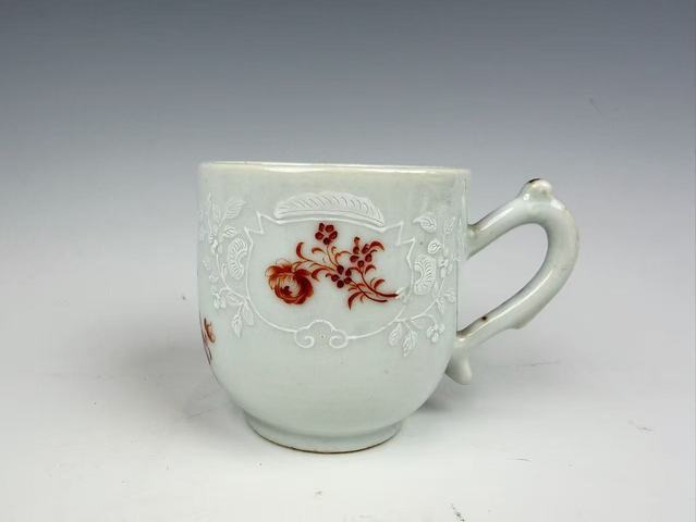 古玩陶瓷清乾隆·礬紅瀝白錦地紋杯拍賣，當前價格0元