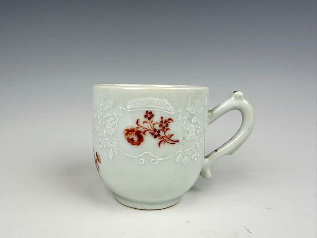 古玩陶瓷清乾隆·礬紅瀝白錦地紋杯拍賣，當前價格0元