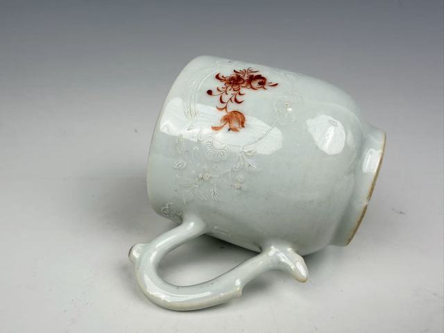 古玩陶瓷清乾隆·礬紅瀝白錦地紋杯拍賣，當前價格0元