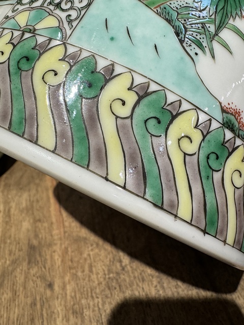 古玩陶瓷瑞獸山水花卉紋五彩筆筒真品鑒賞圖