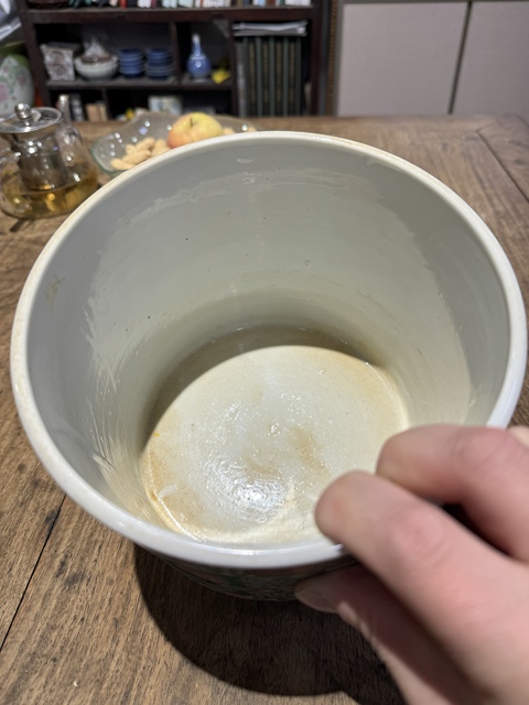 古玩陶瓷瑞獸山水花卉紋五彩筆筒真品鑒賞圖