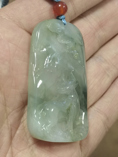 古玩玉器翡翠糯種飄花牛掛牌真品鑒賞圖