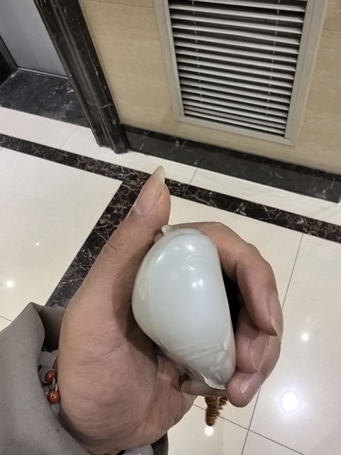 古玩玉器白玉臥馬真品鑒賞圖