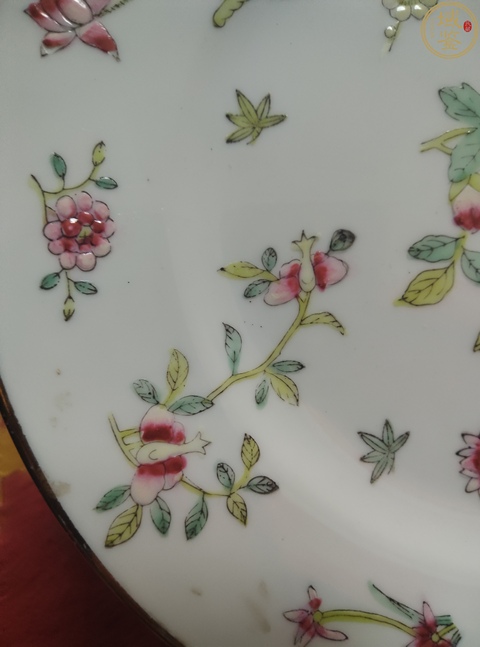 古玩陶瓷粉彩花卉紋盤(pán)真品鑒賞圖