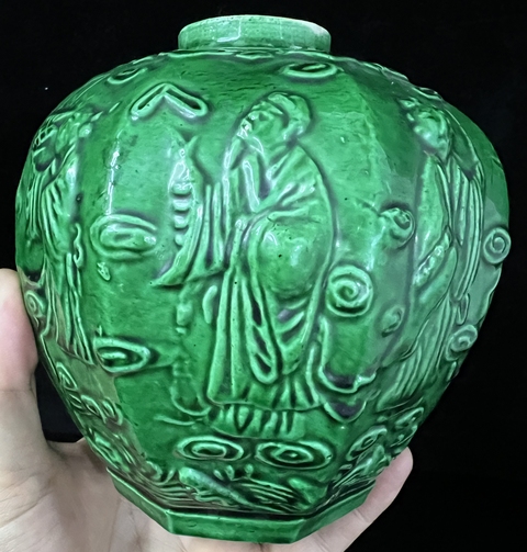 古玩陶瓷綠釉堆塑八仙人物八方罐真品鑒賞圖