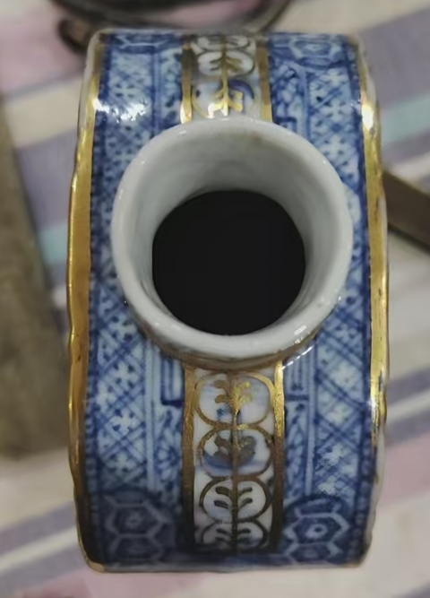 古玩陶瓷樓臺(tái)亭閣山水紋青花茶葉罐真品鑒賞圖