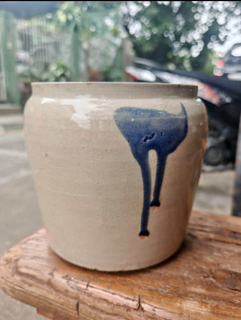 古玩陶瓷白釉藍(lán)彩罐真品鑒賞圖