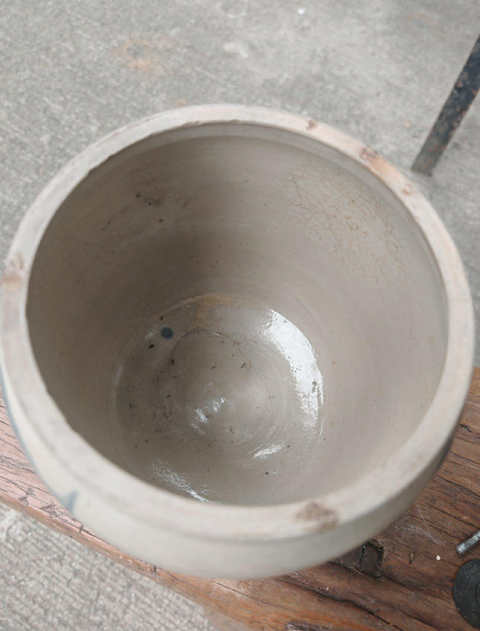 古玩陶瓷白釉藍(lán)彩罐真品鑒賞圖