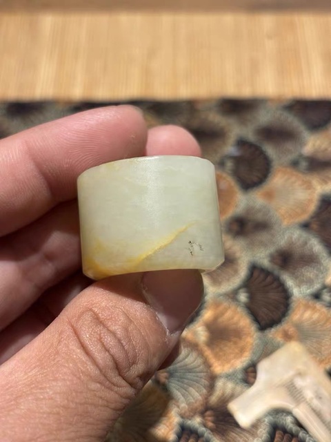 古玩玉器和田玉扳指拍賣，當(dāng)前價(jià)格3600元