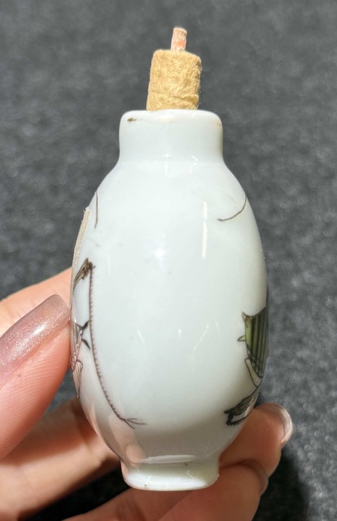 古玩陶瓷清晚期粉彩蟈蟈紋扁壺真品鑒賞圖