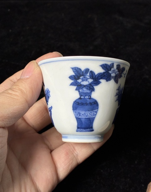 古玩陶瓷清中期花卉杯真品鑒賞圖