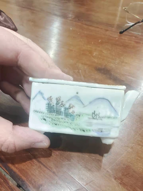 古玩陶瓷民國淺降彩硯滴真品鑒賞圖