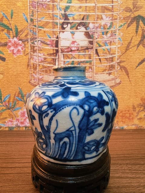 古玩陶瓷青花洞石花卉紋蘋果尊真品鑒賞圖