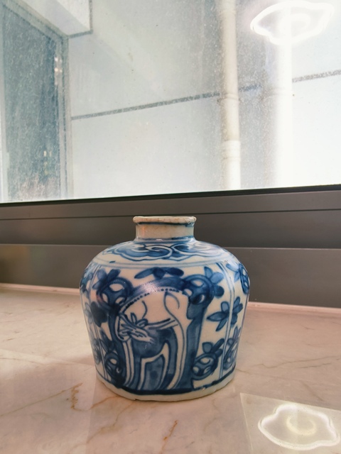 古玩陶瓷青花洞石花卉紋蘋果尊真品鑒賞圖