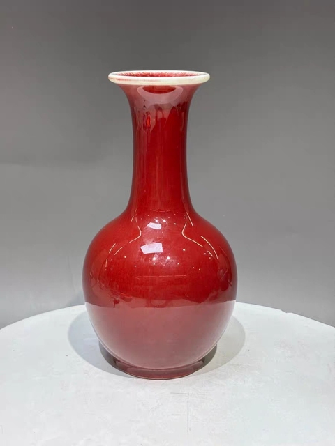 古玩陶瓷郎紅釉賞瓶真品鑒賞圖