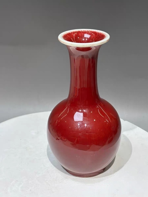 古玩陶瓷郎紅釉賞瓶真品鑒賞圖