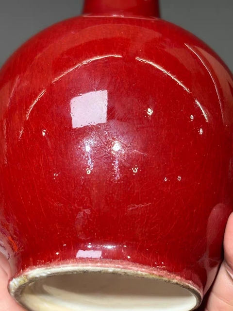 古玩陶瓷郎紅釉賞瓶真品鑒賞圖