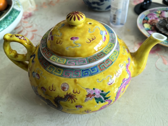 古玩陶瓷龍紋執(zhí)壺真品鑒賞圖