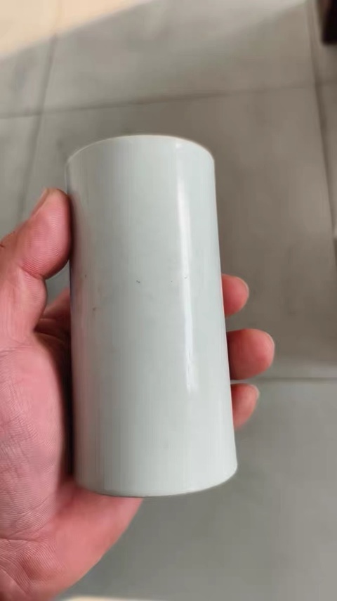 古玩陶瓷粉彩人物筆筒真品鑒賞圖