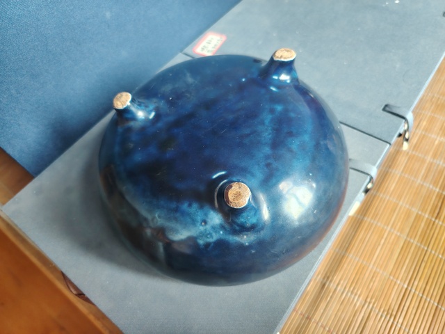 古玩陶瓷明末清初 祭藍(lán)釉香爐拍賣，當(dāng)前價格28000元