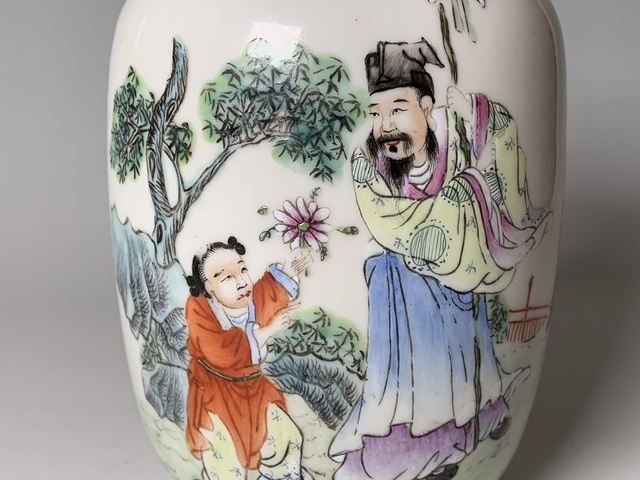 古玩陶瓷民國·粉彩陶淵明愛菊燈籠瓶拍賣，當前價格818元