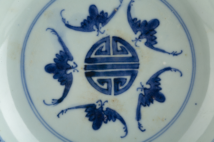 古玩陶瓷清晚·煨瓷青花獅子繡球紋罐
真品鑒賞圖