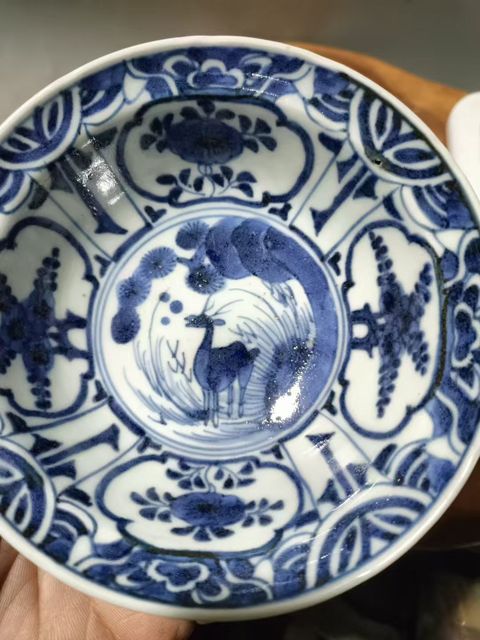 古玩陶瓷青花盤真品鑒賞圖