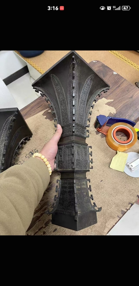 古玩銅器花觚真品鑒賞圖