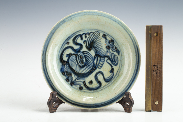 古玩陶瓷明正德·青花外纏枝花卉內獅紋盤一對
真品鑒賞圖