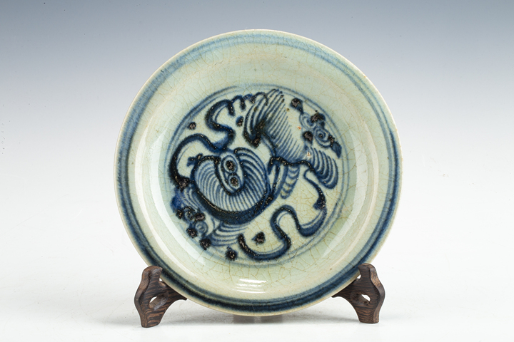 古玩陶瓷明正德·青花外纏枝花卉內獅紋盤一對
真品鑒賞圖