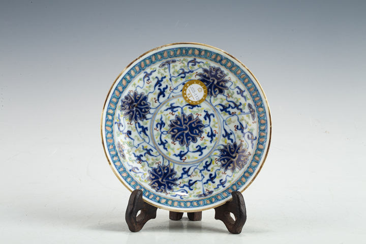 古玩陶瓷清光緒·青花加彩纏枝蓮紋盤(pán)
真品鑒賞圖