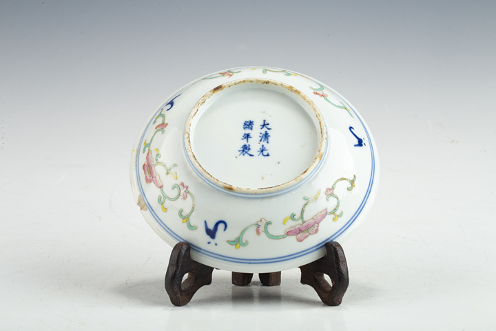 古玩陶瓷清光緒·青花加彩纏枝蓮紋盤(pán)
真品鑒賞圖