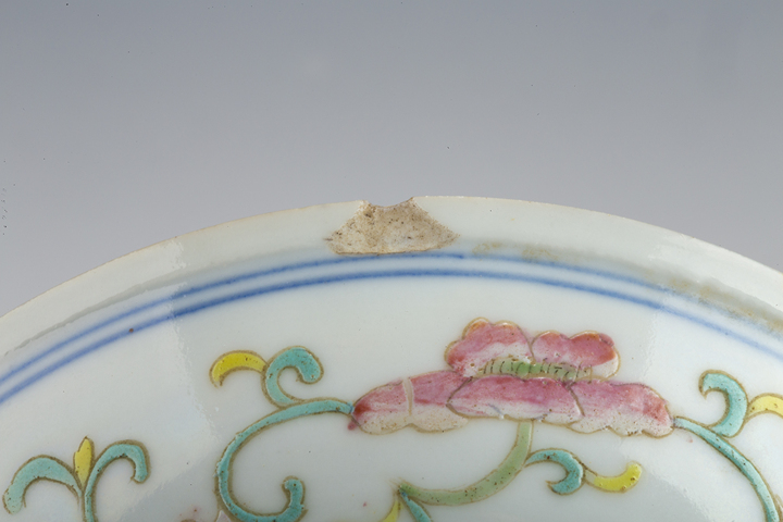 古玩陶瓷清光緒·青花加彩纏枝蓮紋盤(pán)
真品鑒賞圖