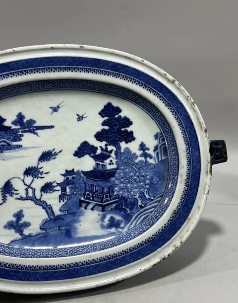 古玩陶瓷乾隆青花盤真品鑒賞圖