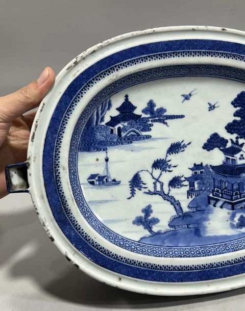 古玩陶瓷乾隆青花盤真品鑒賞圖